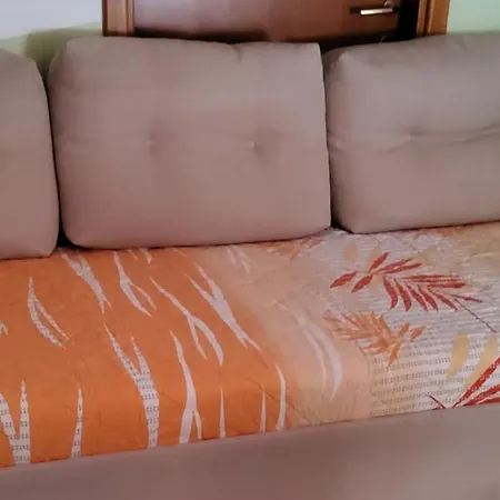 15 Apartment Split