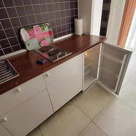 15 Apartment Split